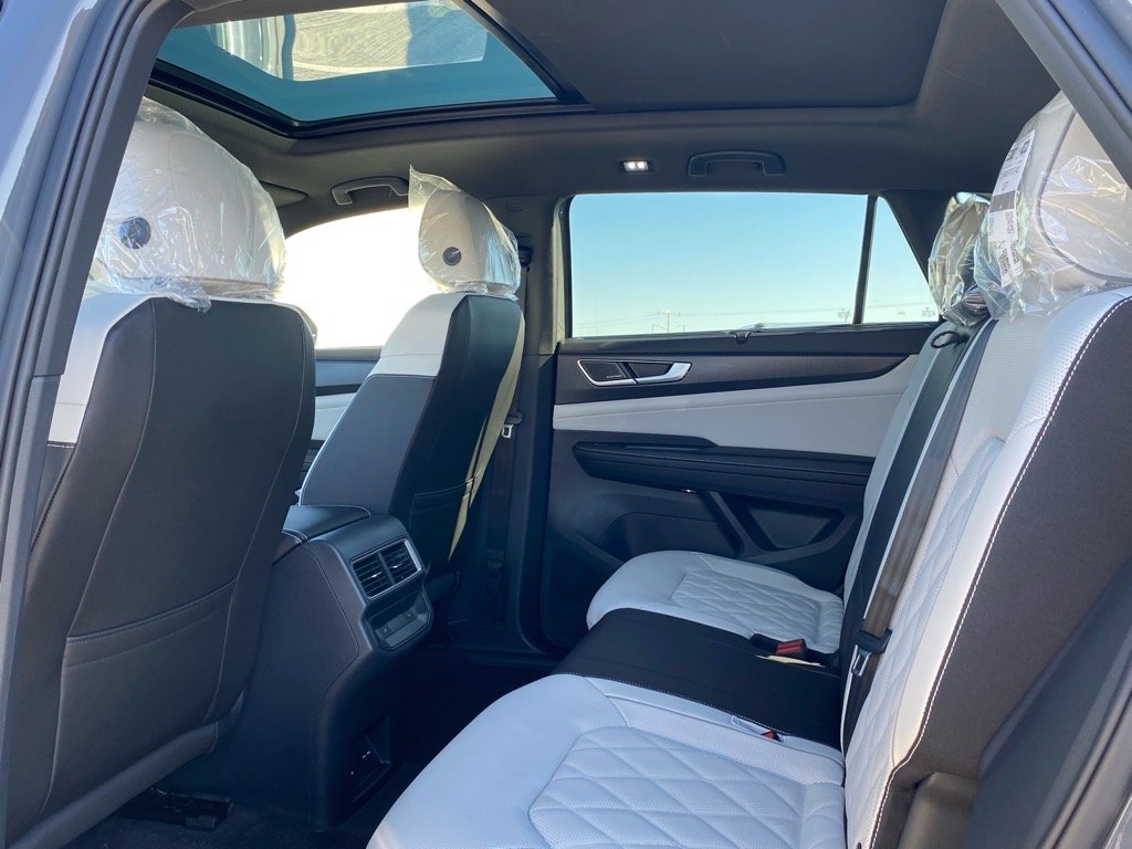 2026 Volkswagen Atlas Cross Sport SEL Premium R-LINE - Photo 14
