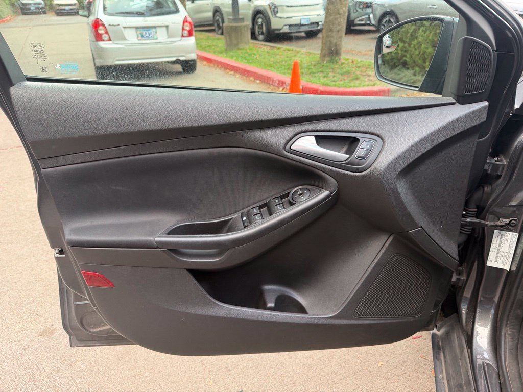 Used 2017 Magnetic Ford SE image 11