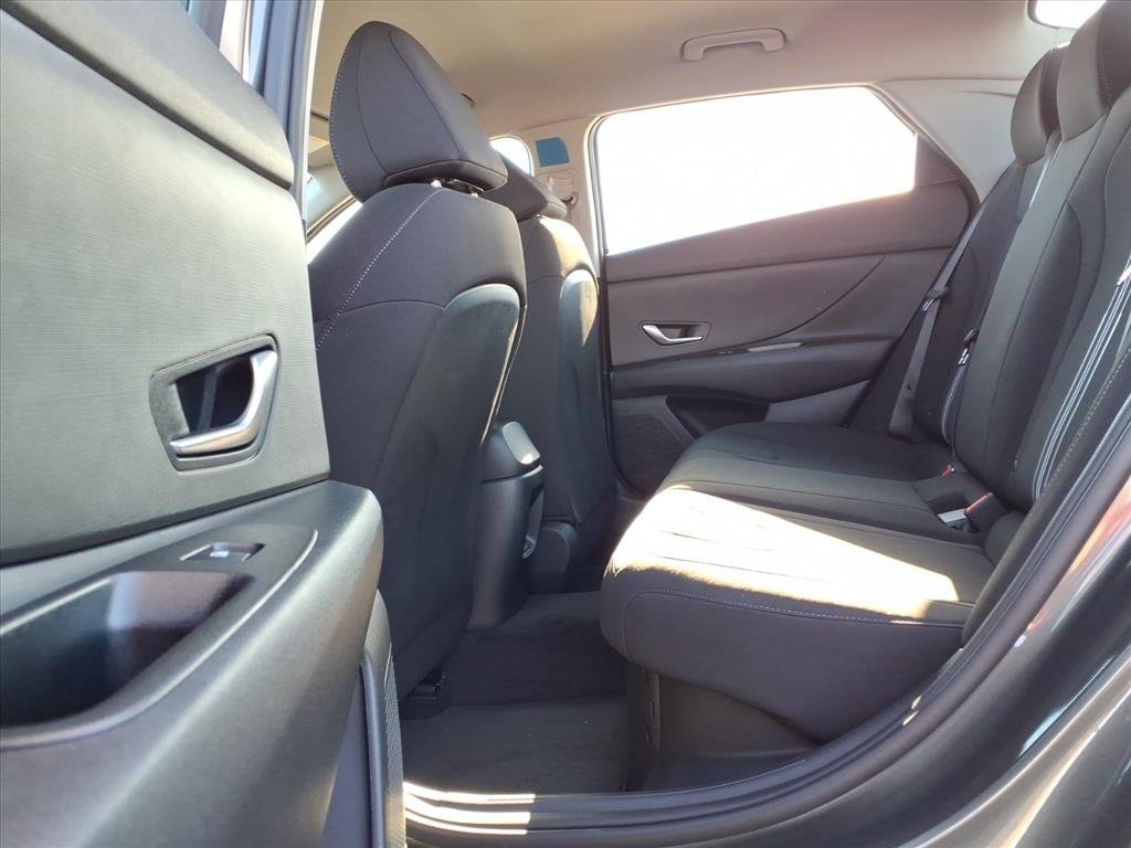 2026 Hyundai Elantra Hybrid Blue photo 4