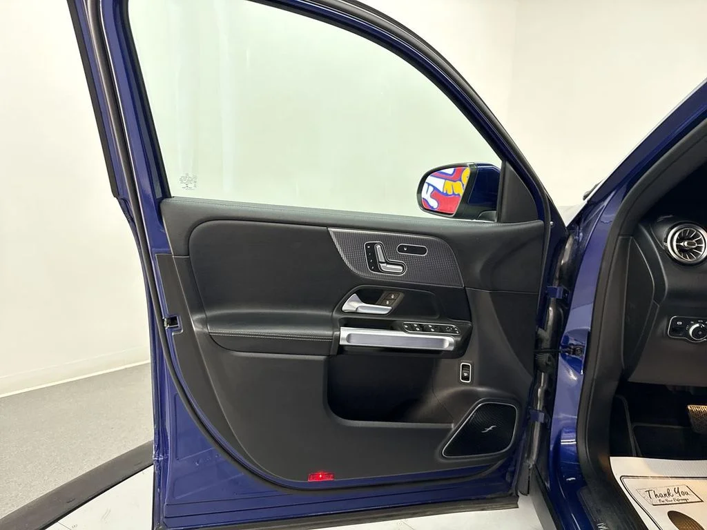 Used 2021  Mercedes-Benz GLB 250 image 14