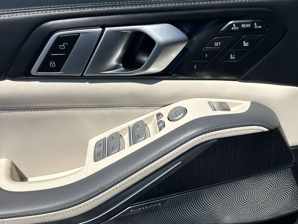 Used 2025 Blue BMW ALPINA XB7 image 27