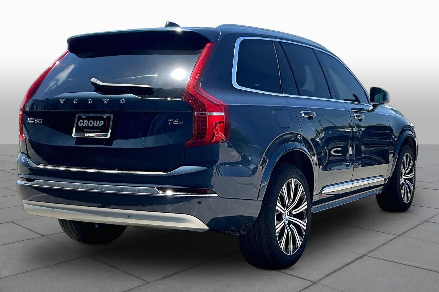 Used 2022 Denim Blue Metallic Volvo Inscription image 13