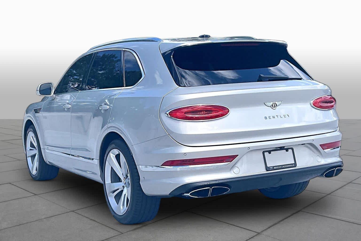 Used 2022 Breeze by Mulliner Bentley V8 image 11