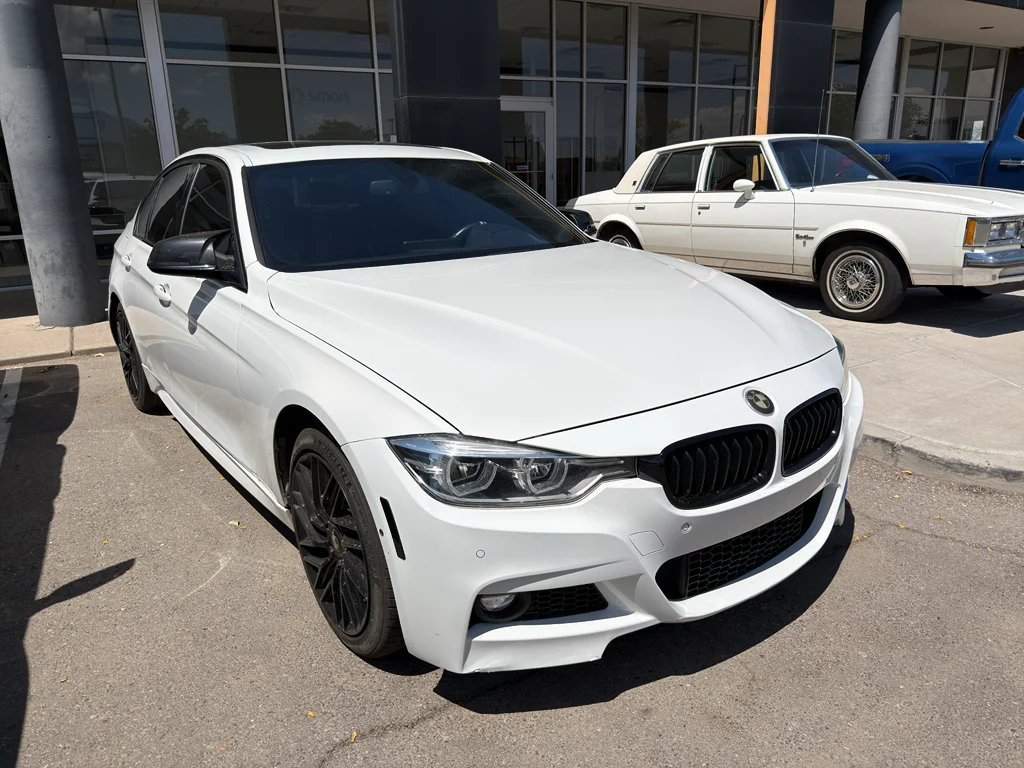 Used 2016 Alpine White BMW 328i xDrive image 3
