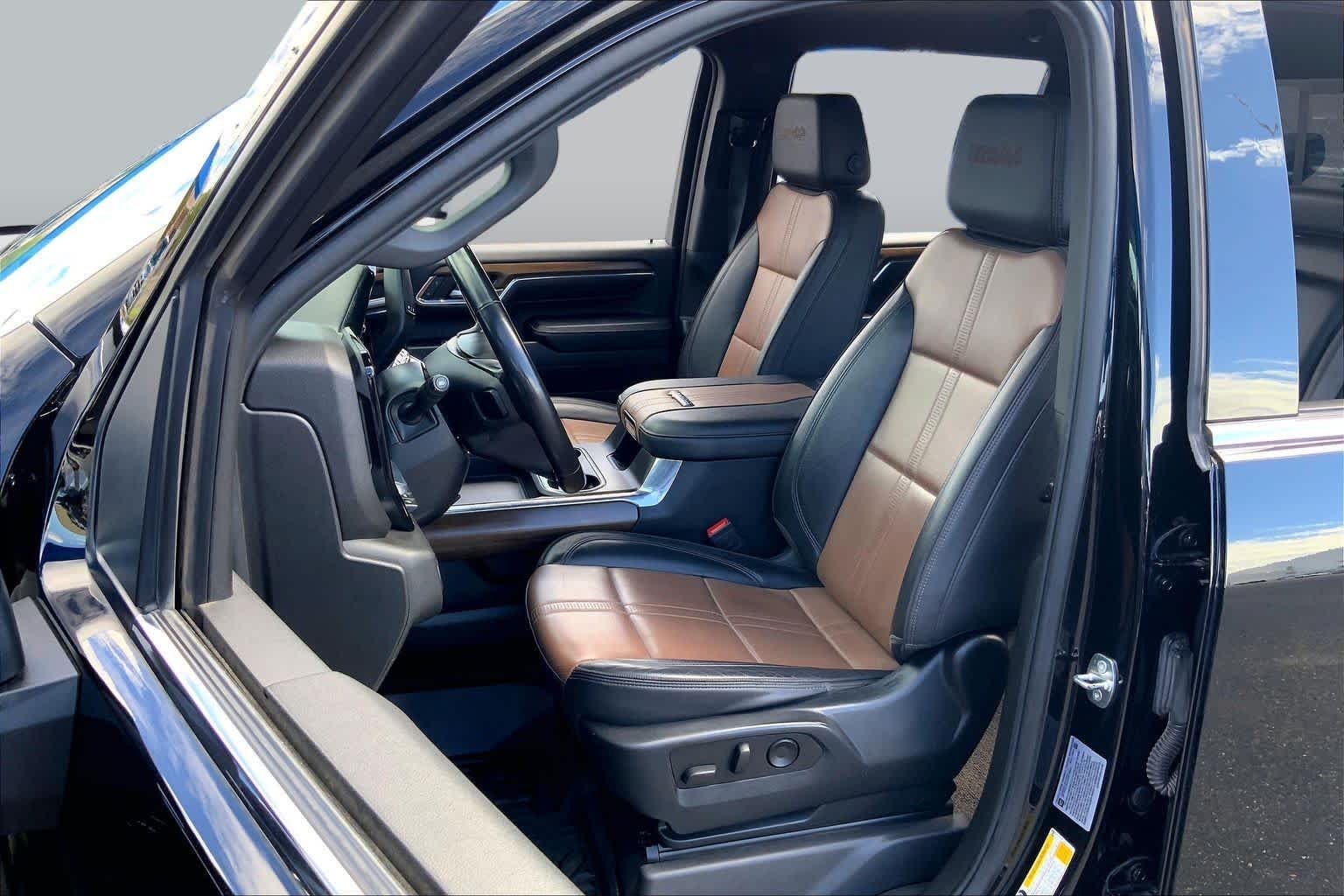 Used 2024 Black Chevrolet High Country image 8