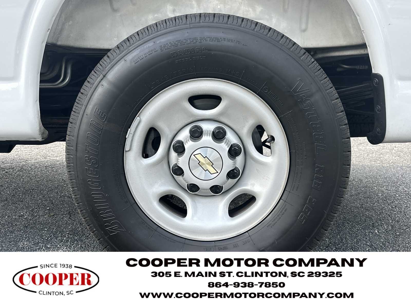 Used 2025 Summit White Chevrolet LS image 21