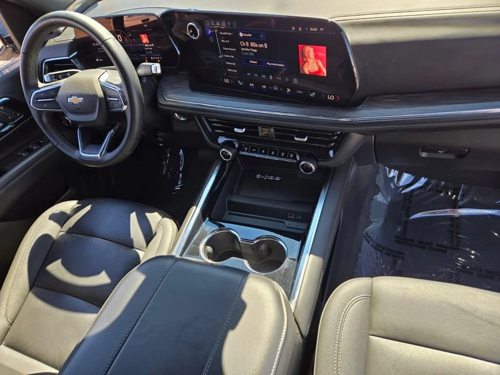 Used 2025 Lakeshore Blue Metallic Chevrolet LT image 17