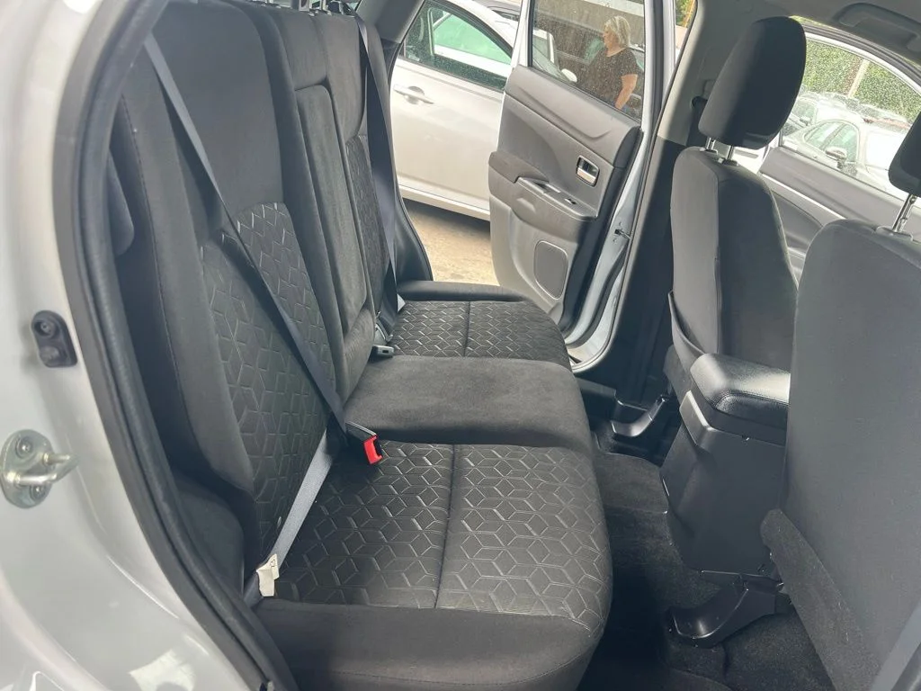 Used 2023 White Mitsubishi 2.0 ES image 7
