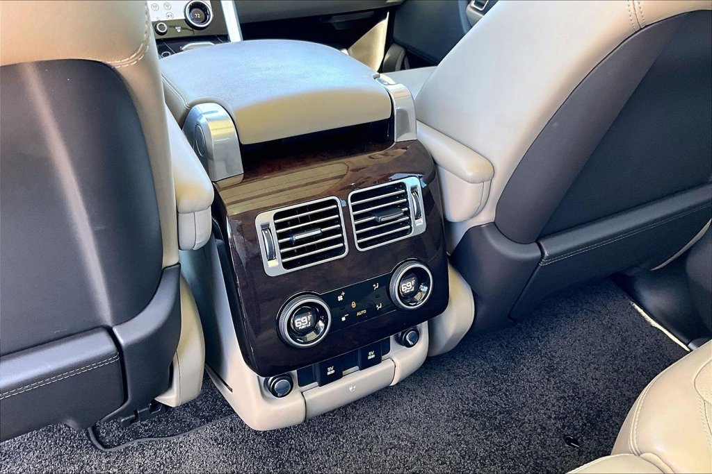 Used 2020  Land Rover HSE image 24