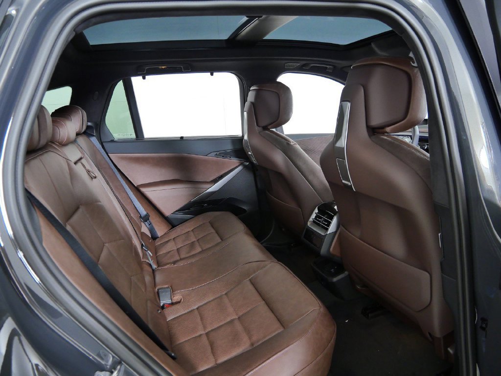 New 2027 Dravit Grey Metallic BMW  image 22