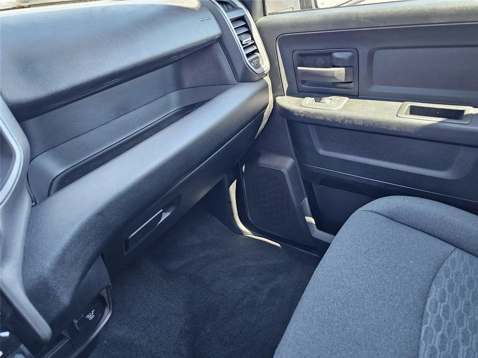New 2026 Granite Crystal Metallic Clearcoat Ram Tradesman image 28