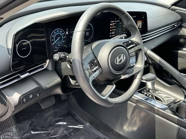 Certified Used 2025 Black Hyundai Limited image 2