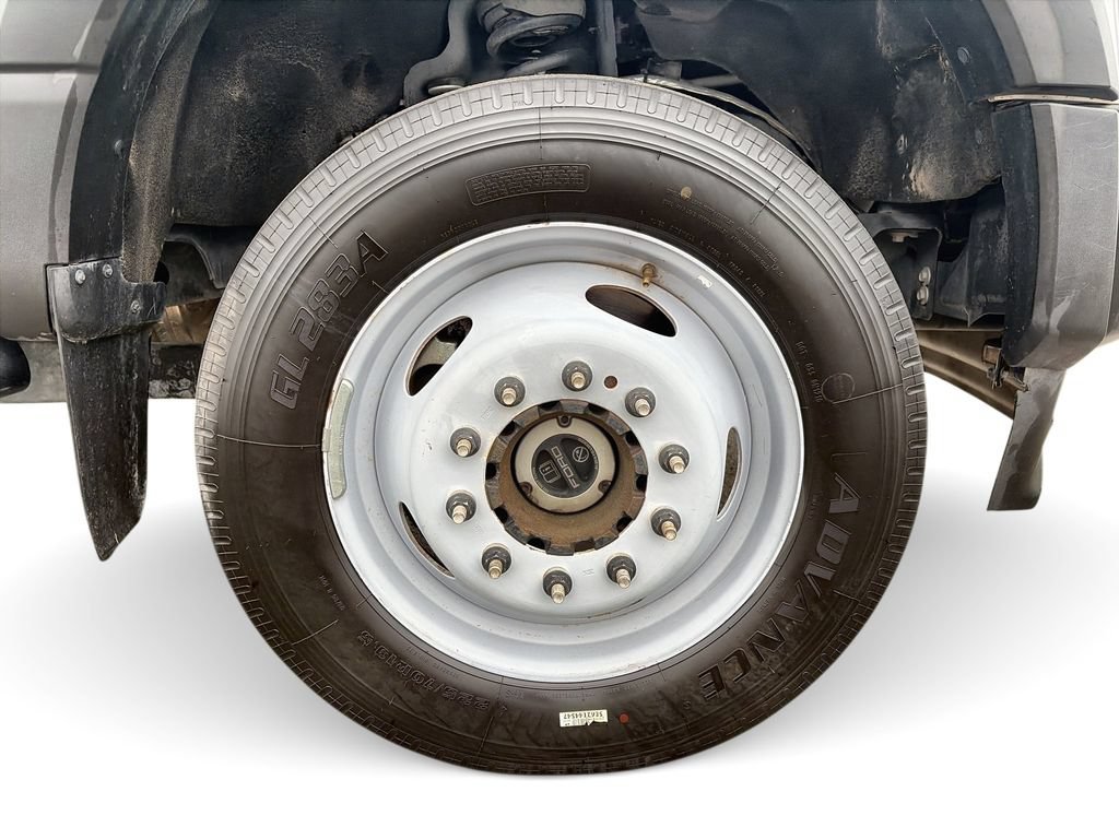 Used 2024  Ford XL image 34