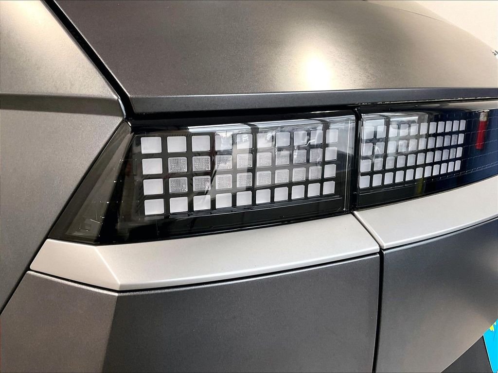 Used 2023 Gray Hyundai SEL image 34