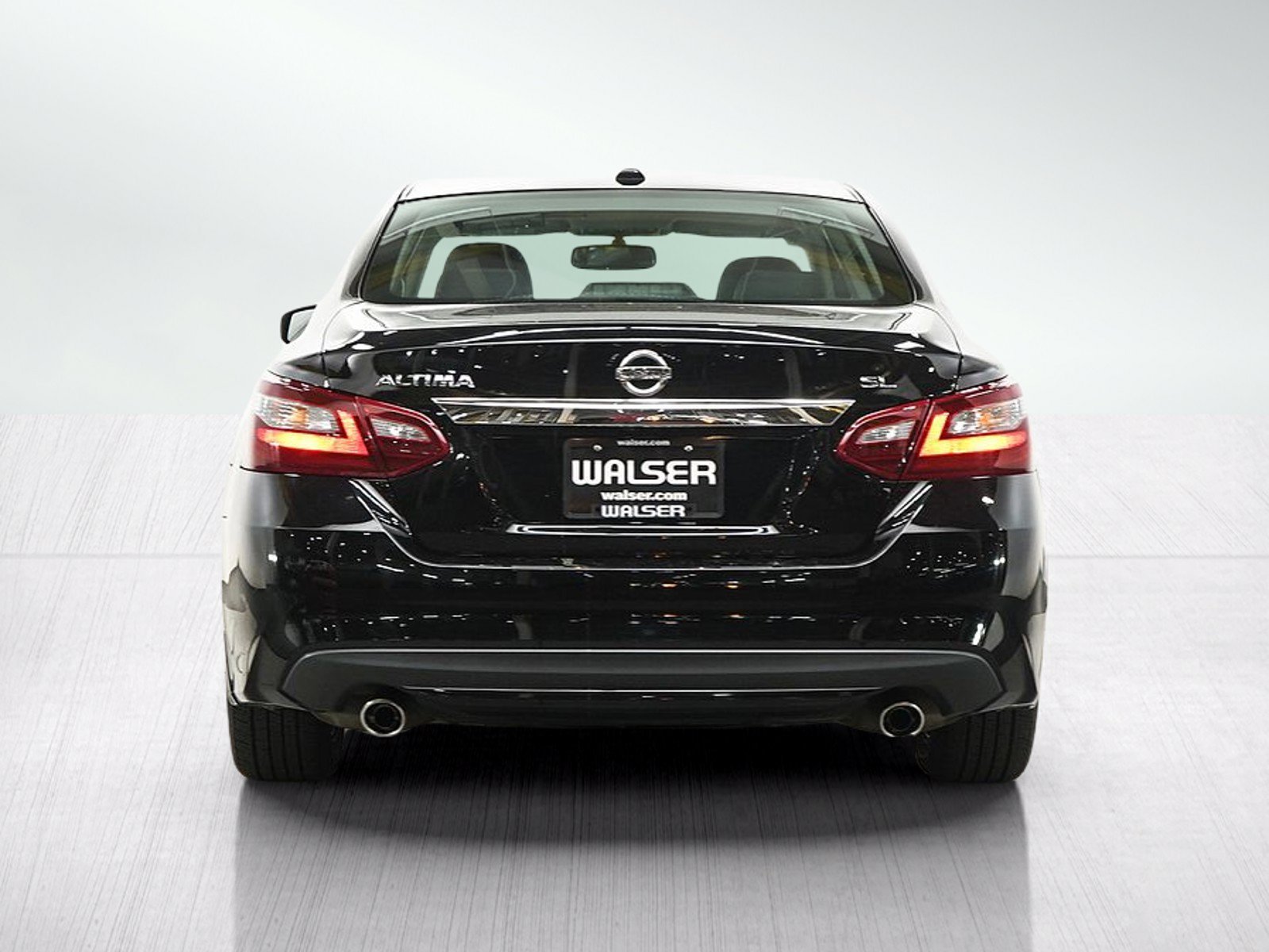 Used 2018 Super Black Clearcoat Nissan 2.5 SL Sedan image 4