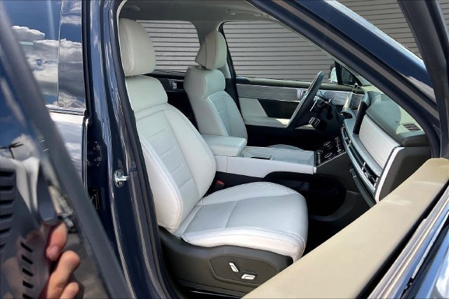 Used 2025 Gray Hyundai Calligraphy image 32