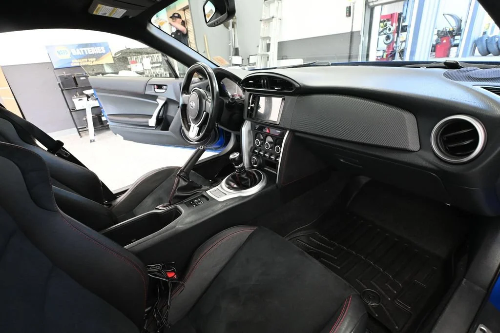 Used 2016 Blue Subaru Limited image 33