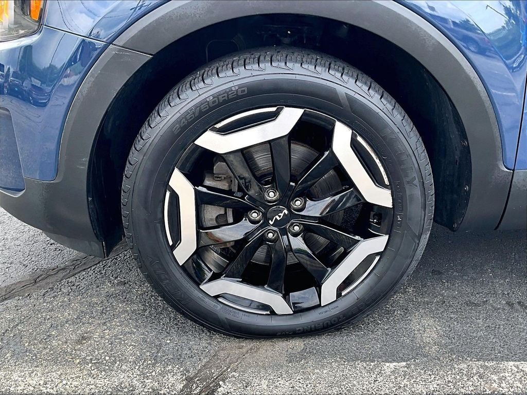 Used 2024 Black Kia S image 7