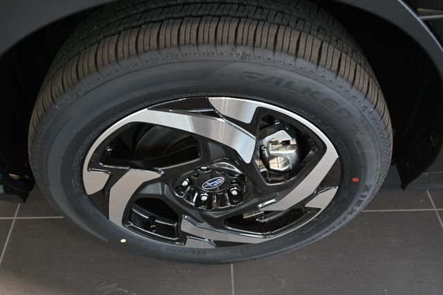 New 2026 CRYSTAL WHITE PEARL Subaru Limited Hybrid image 28