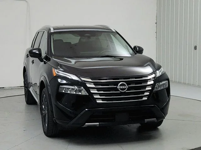 Used 2024 Black Nissan Platinum image 2