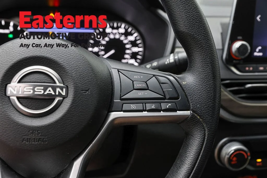 Used 2024 Black Nissan 2.5 SV image 16