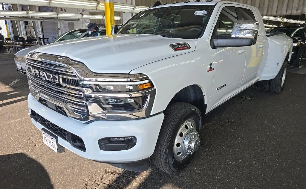 Used 2025 White Ram Laramie image 1