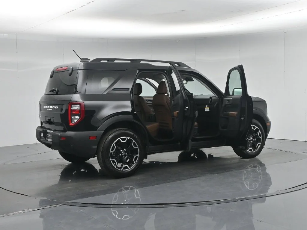 New 2026 Shadow Black Ford Outer Banks image 5