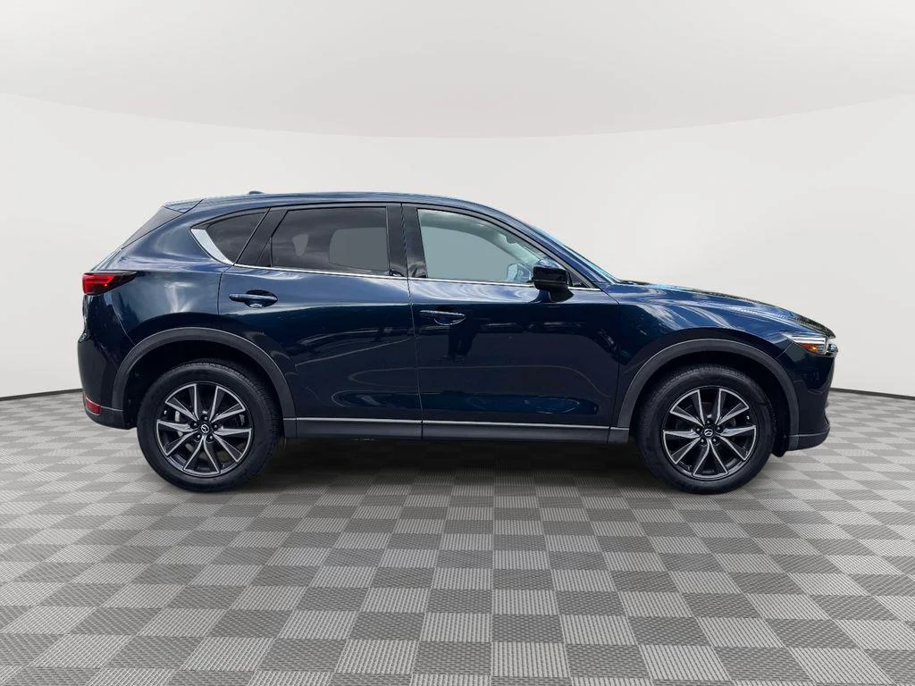 Used 2018 Deep Crystal Blue Mica Mazda Grand Touring image 4