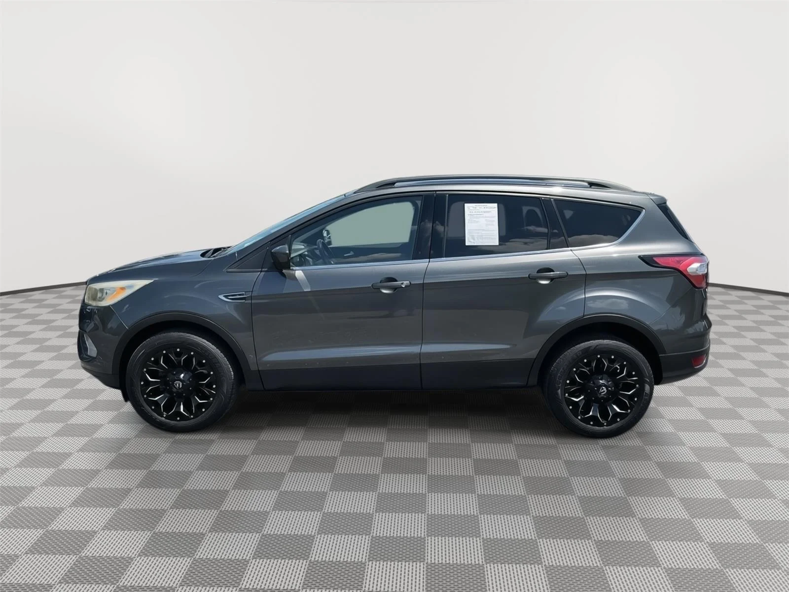 Used 2018 Magnetic Ford SEL image 21