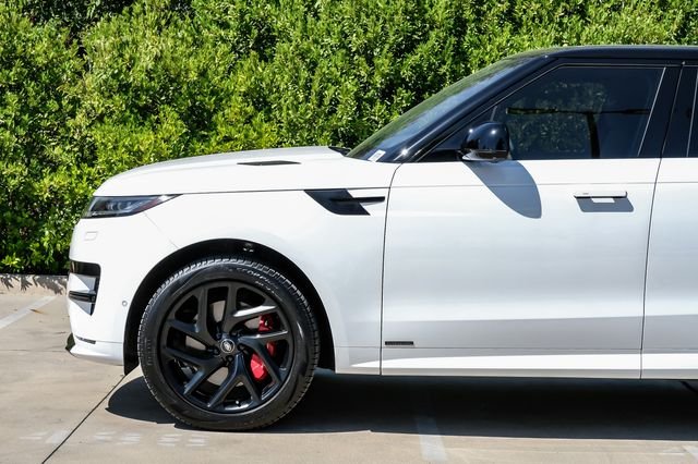 Certified Used 2025 White Land Rover Autobiography image 17