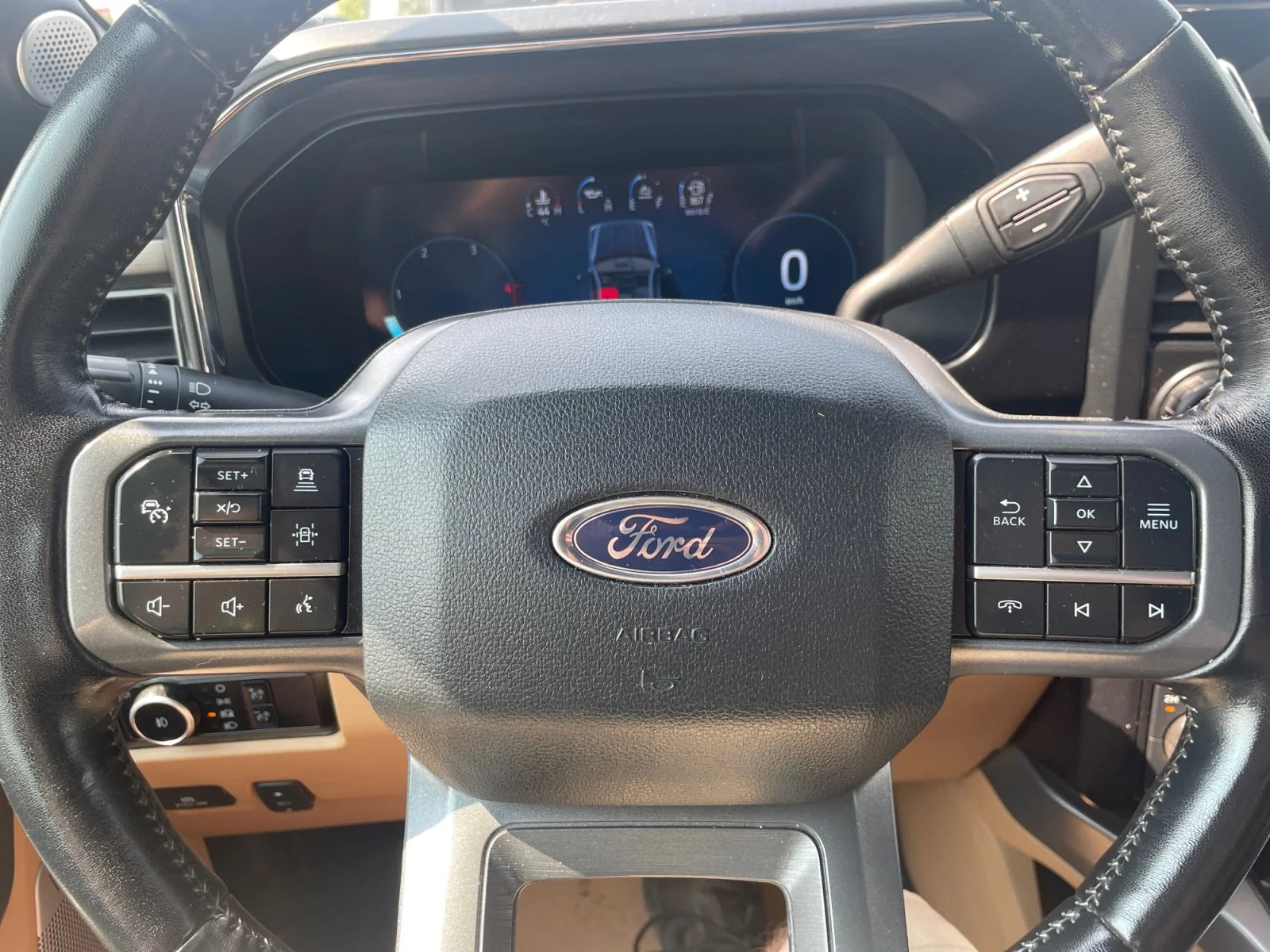 Used 2024 RED Ford LARIAT SuperCrew image 25