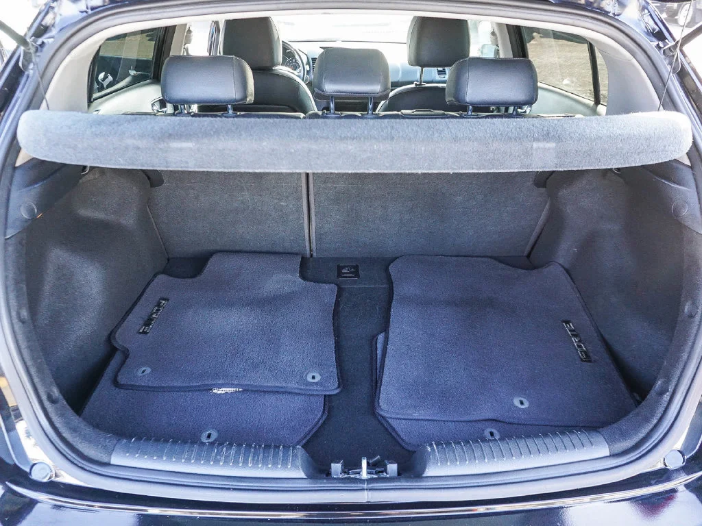 Used 2016 Black Kia EX image 24