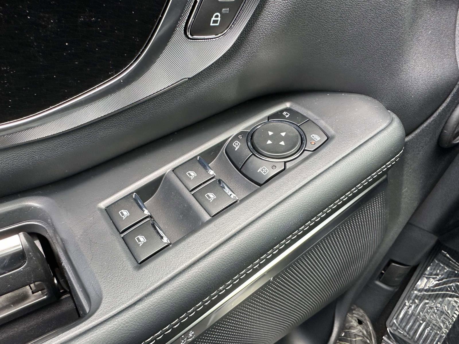 New 2026 Space Silver Metallic Ford MAX Platinum® image 25