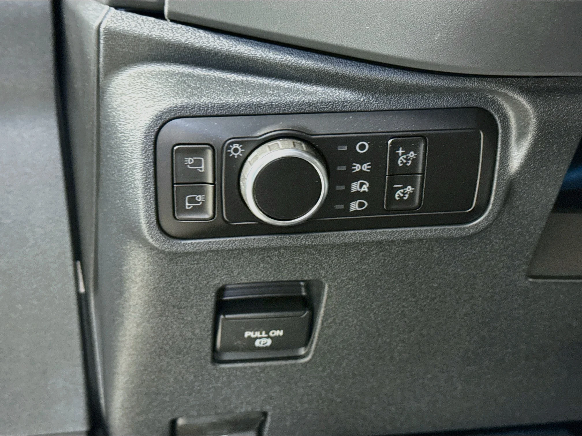 New 2025 Carbonized Gray Metallic Ford Badlands® image 10