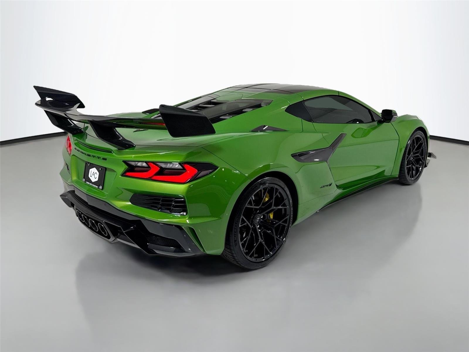 Used 2026 Roswell Green Metallic Chevrolet ZR1 | Carbon Fiber Aero Pkg | Front Lift | Carbon Flash Wheels image 62