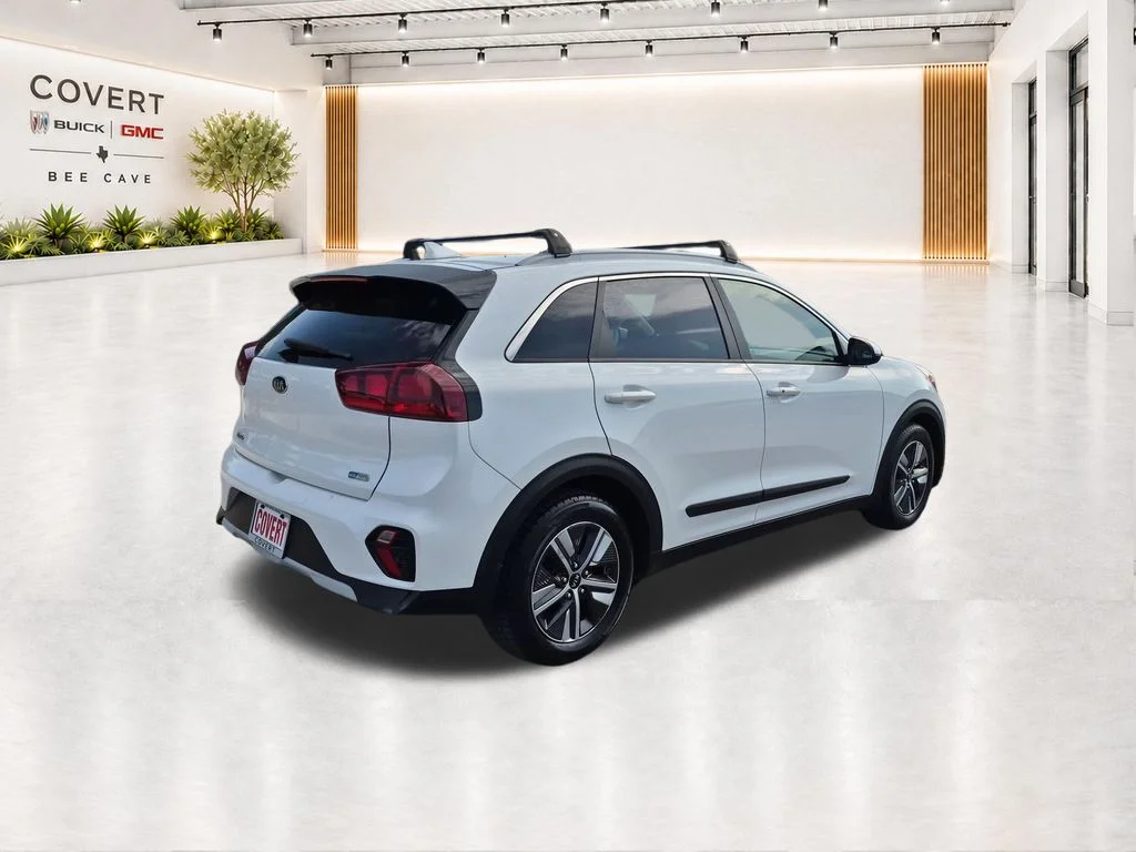 Used 2020 White Kia LXS image 10