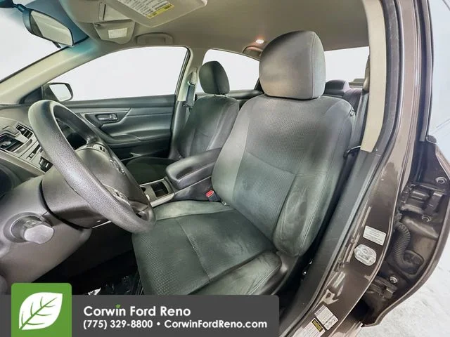Used 2015 Java Metallic Nissan 2.5 S image 19