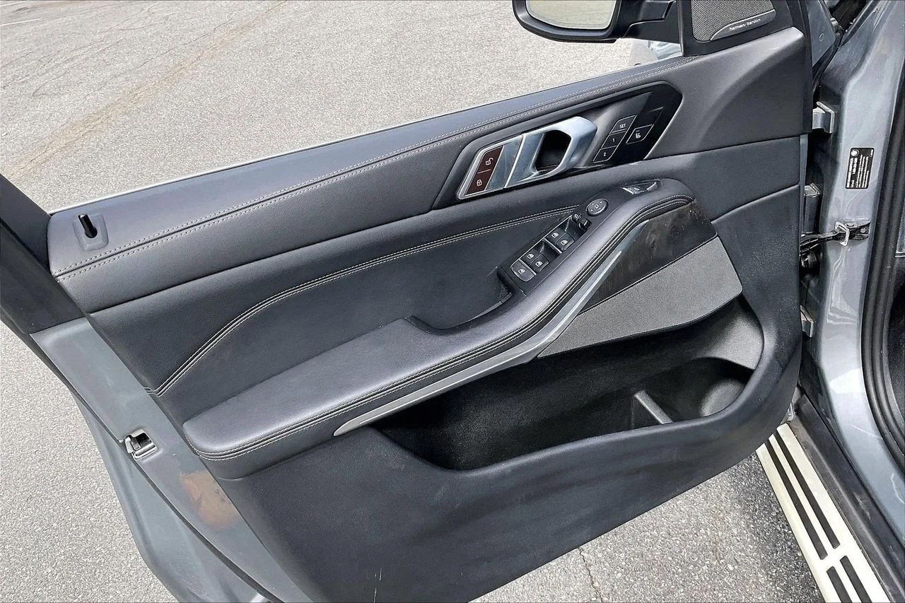 Certified Used 2024 Gray BMW xDrive40i image 28