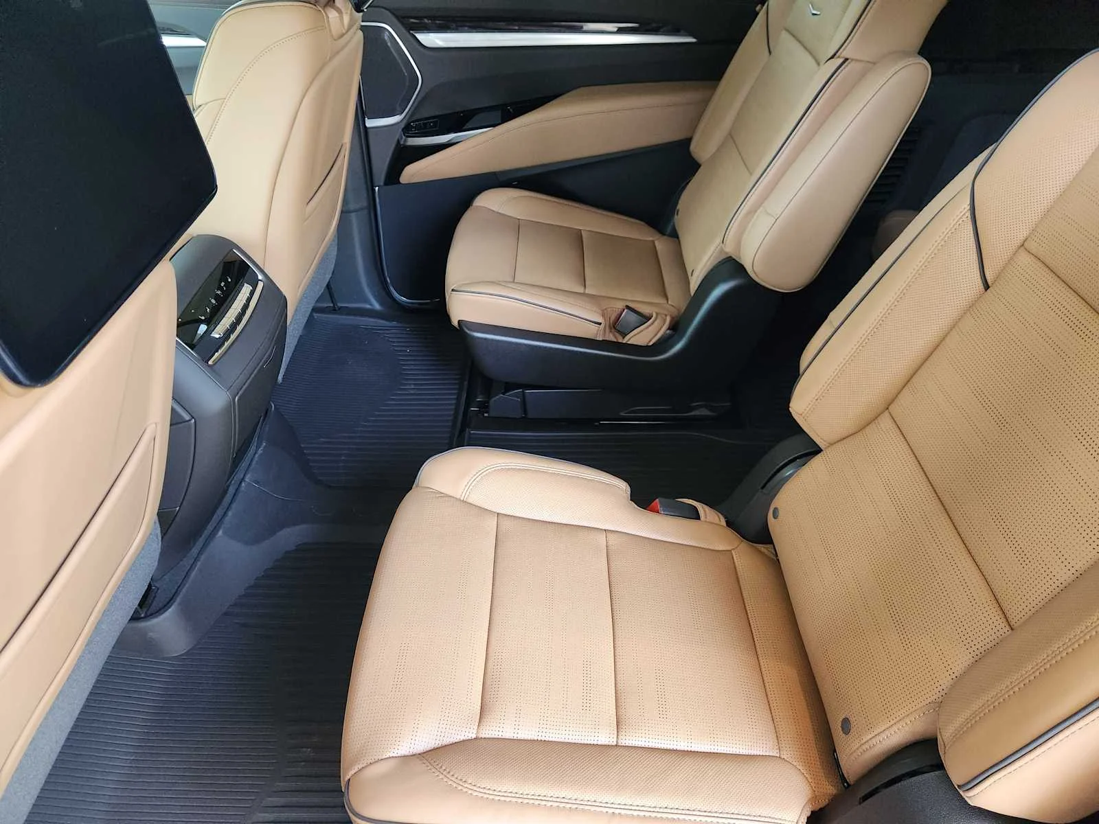 New 2026 Vibrant White Tricoat Cadillac Luxury image 19