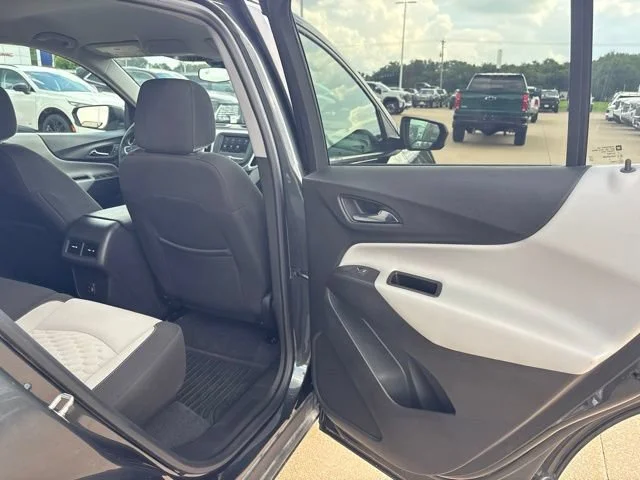 2020 Chevrolet Equinox LS - Photo 32