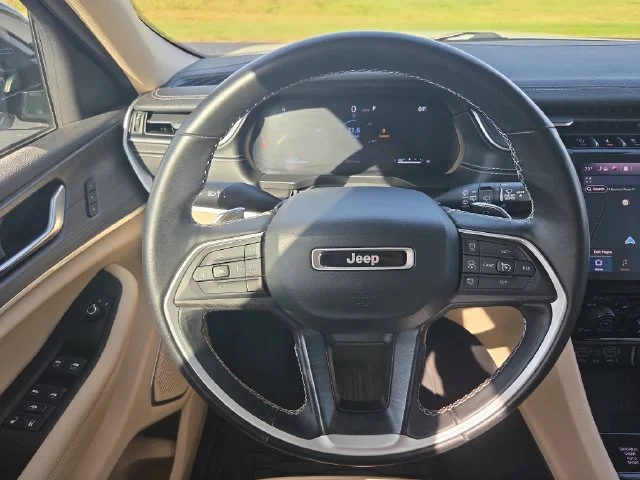 Used 2021 White Jeep Limited 4x4 image 17
