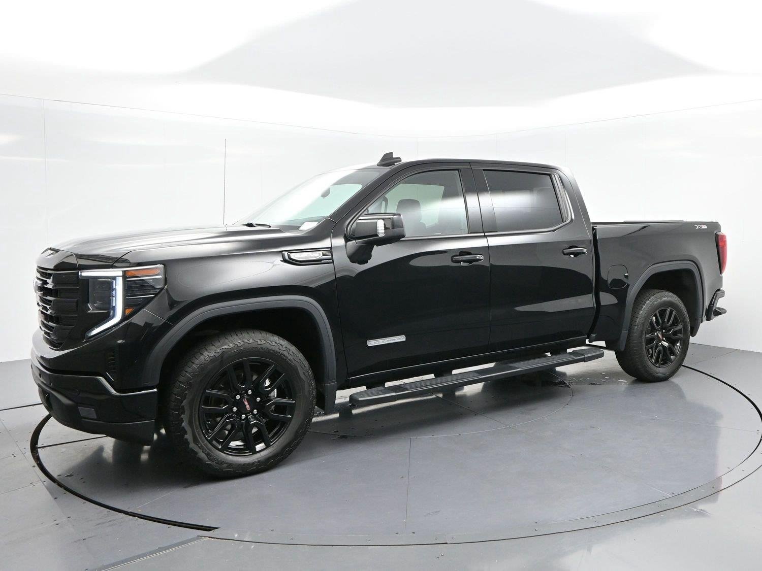 Used 2025 Onyx Black GMC Elevation image 3
