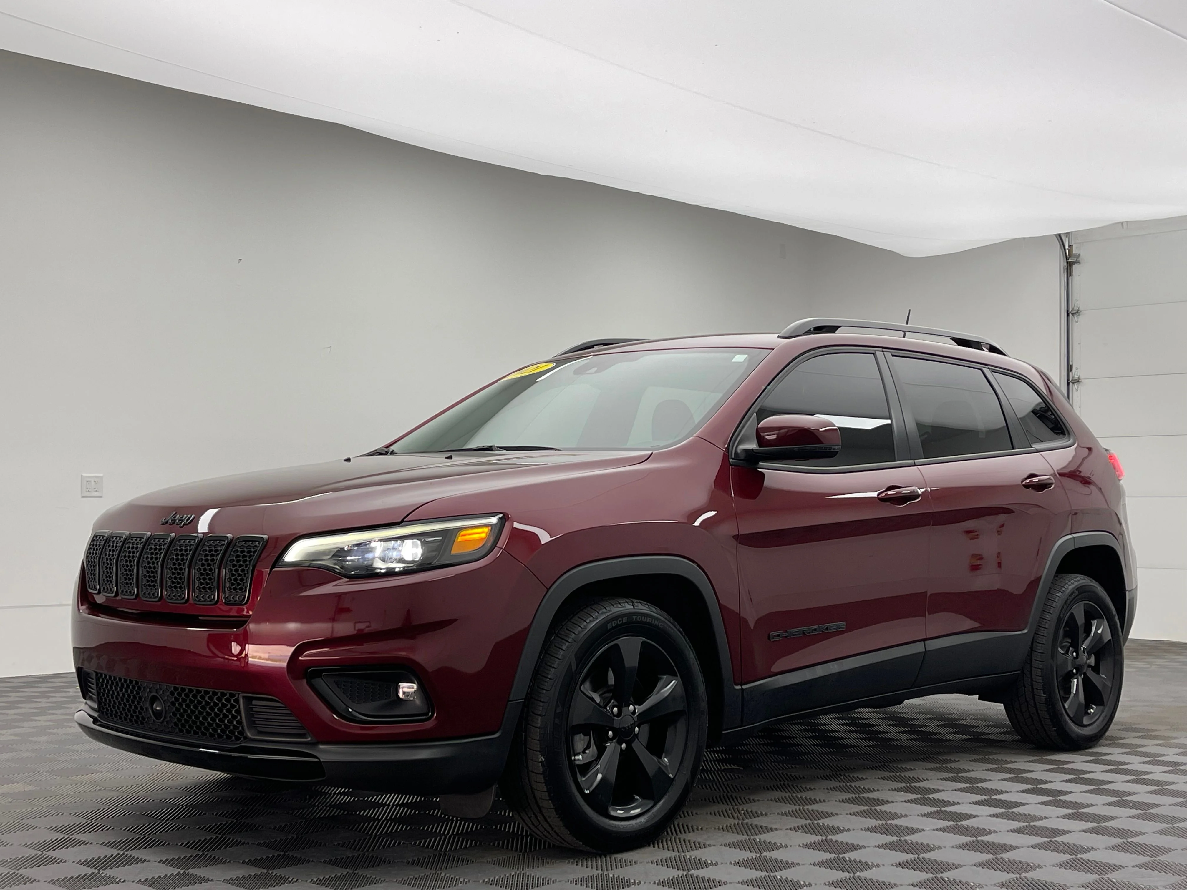 Used 2021 Velvet Red Pearlcoat Jeep Latitude Plus image 2