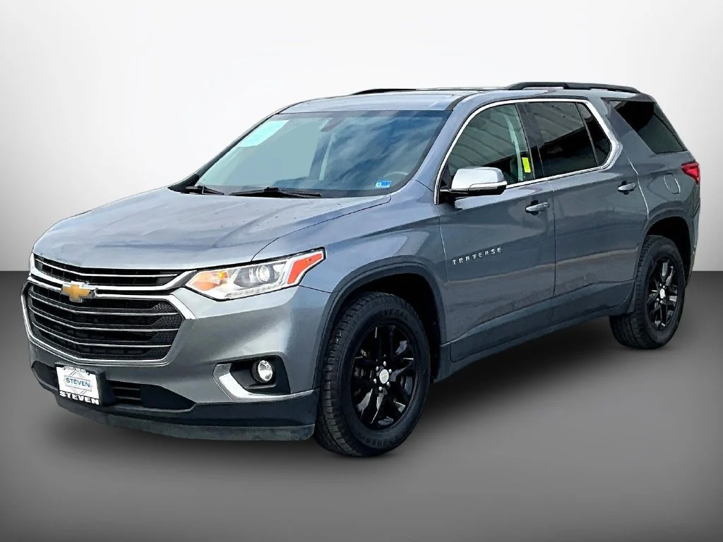 Used 2020 Gray Chevrolet LT image 3