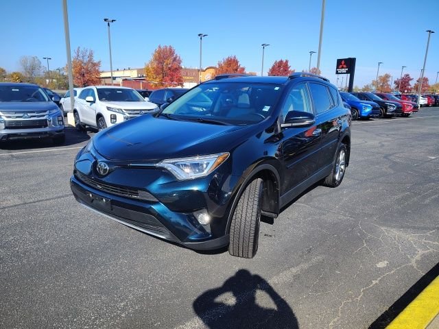2017 Toyota RAV4 Limited photo 3