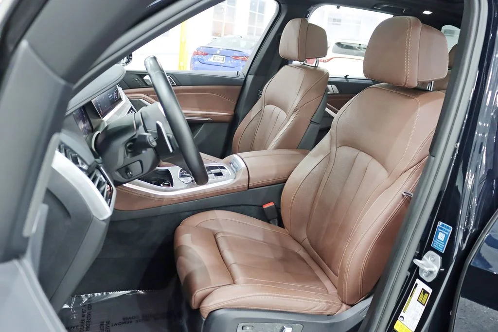 Used 2021 Black BMW M50i image 28