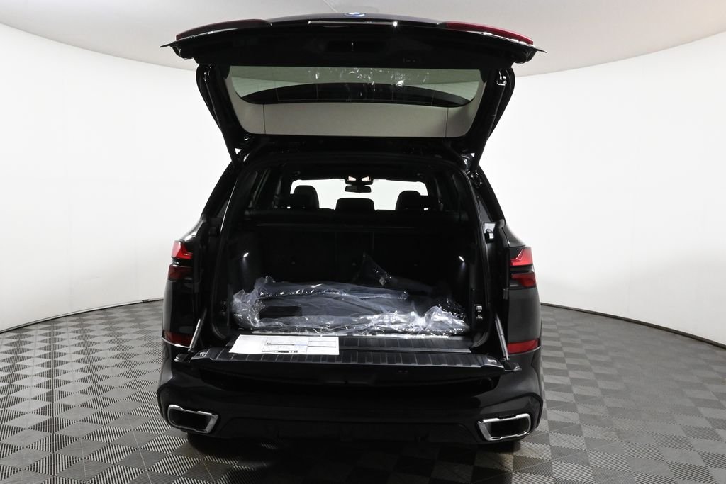 Used 2026 Black BMW xDrive50e image 38