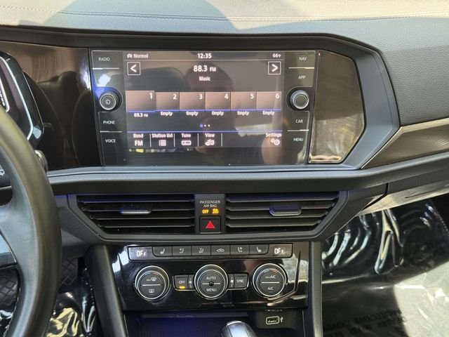Used 2019 Gray Volkswagen SEL Premium image 19