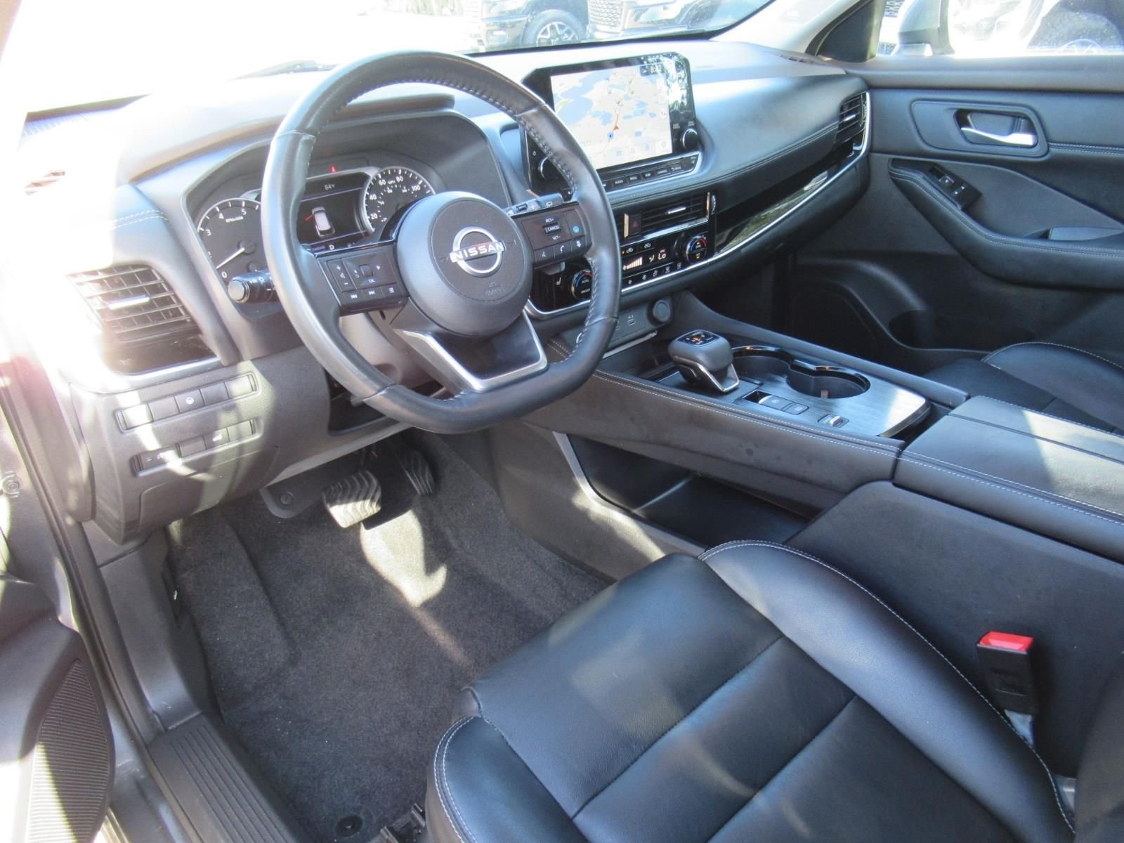 Used 2022 Gray Nissan SL image 15
