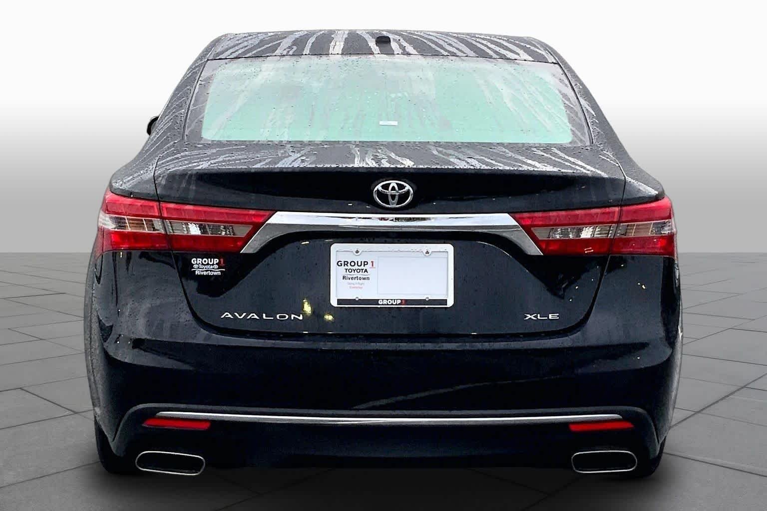Used 2016 Midnight Black Metallic Toyota XLE image 5